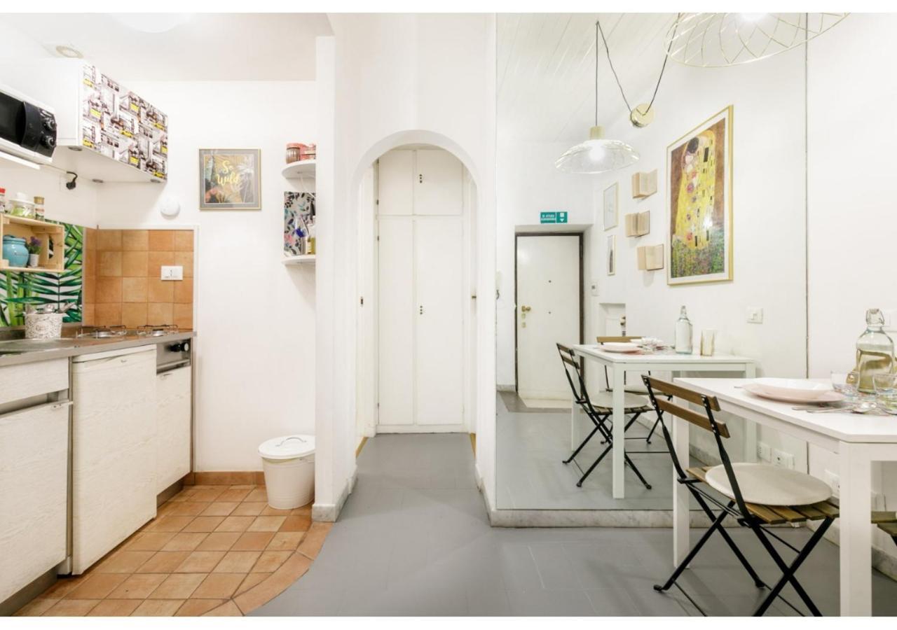 Pied-à-terre DomuSuite Rhome Colosseo Rome Extérieur photo